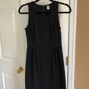 Black Sleeveless Sheath Dress